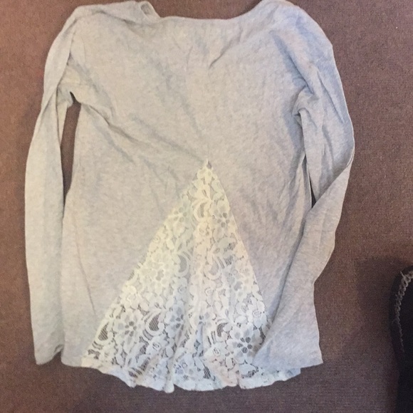 Lace back shirt - Picture 4 of 4